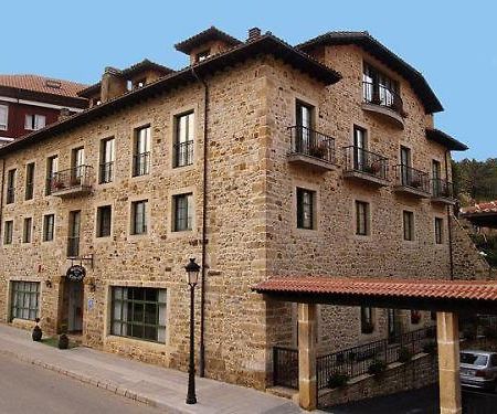 Hotel Villa De Cabrales Arenas De Cabrales Exteriör bild