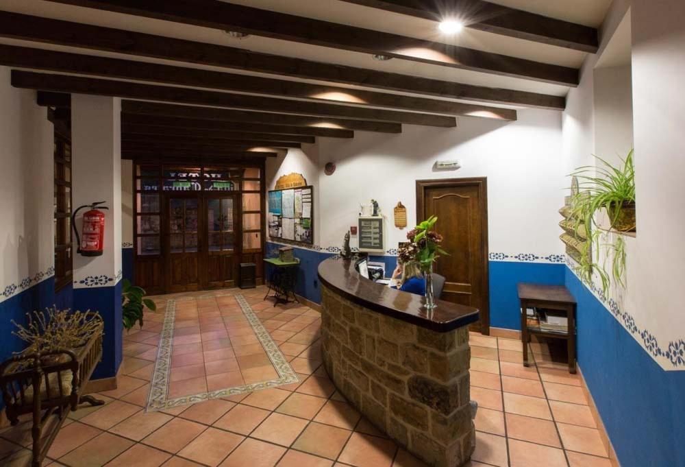 Hotel Villa De Cabrales Arenas De Cabrales Exteriör bild